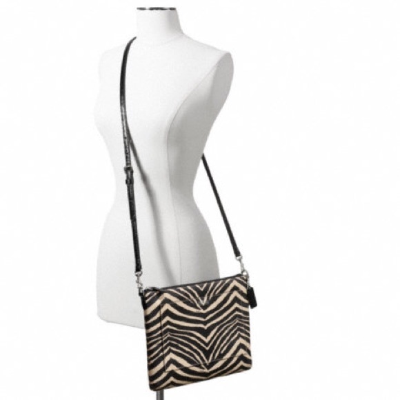 SOLD🛑 COACH ZEBRA PRINT TECH BAG - Picture 3 of 3